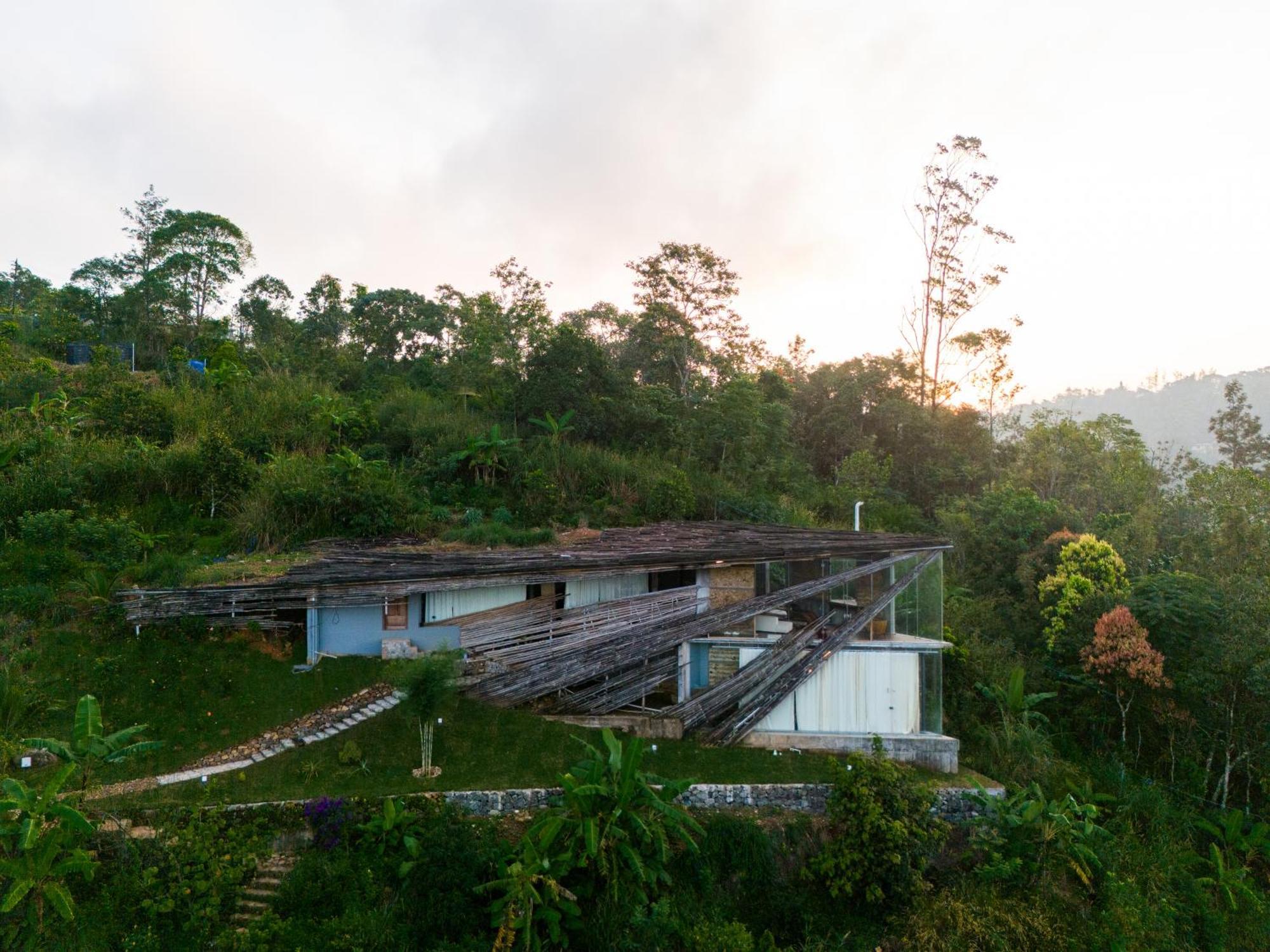 The Ledge By Bloobuck Villa Pirmed Exterior photo